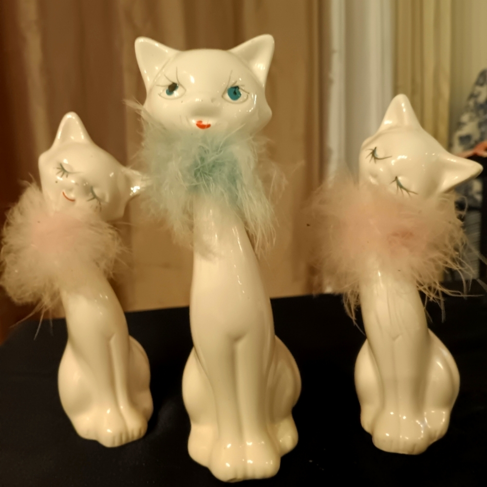 Vintage 3 Long Necked Cats